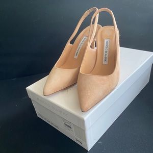 Manolo Blahnik NWT Nude Beige Suede Slingback Kitten Pump Heels 6.5